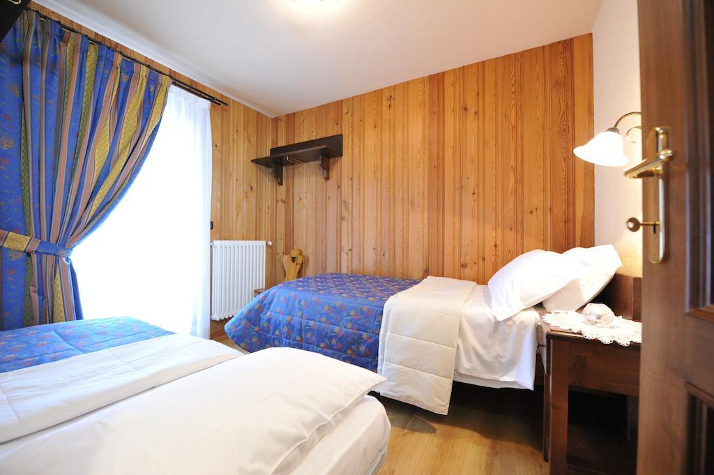 Family Apartments Le Chalet Champoluc Camera foto