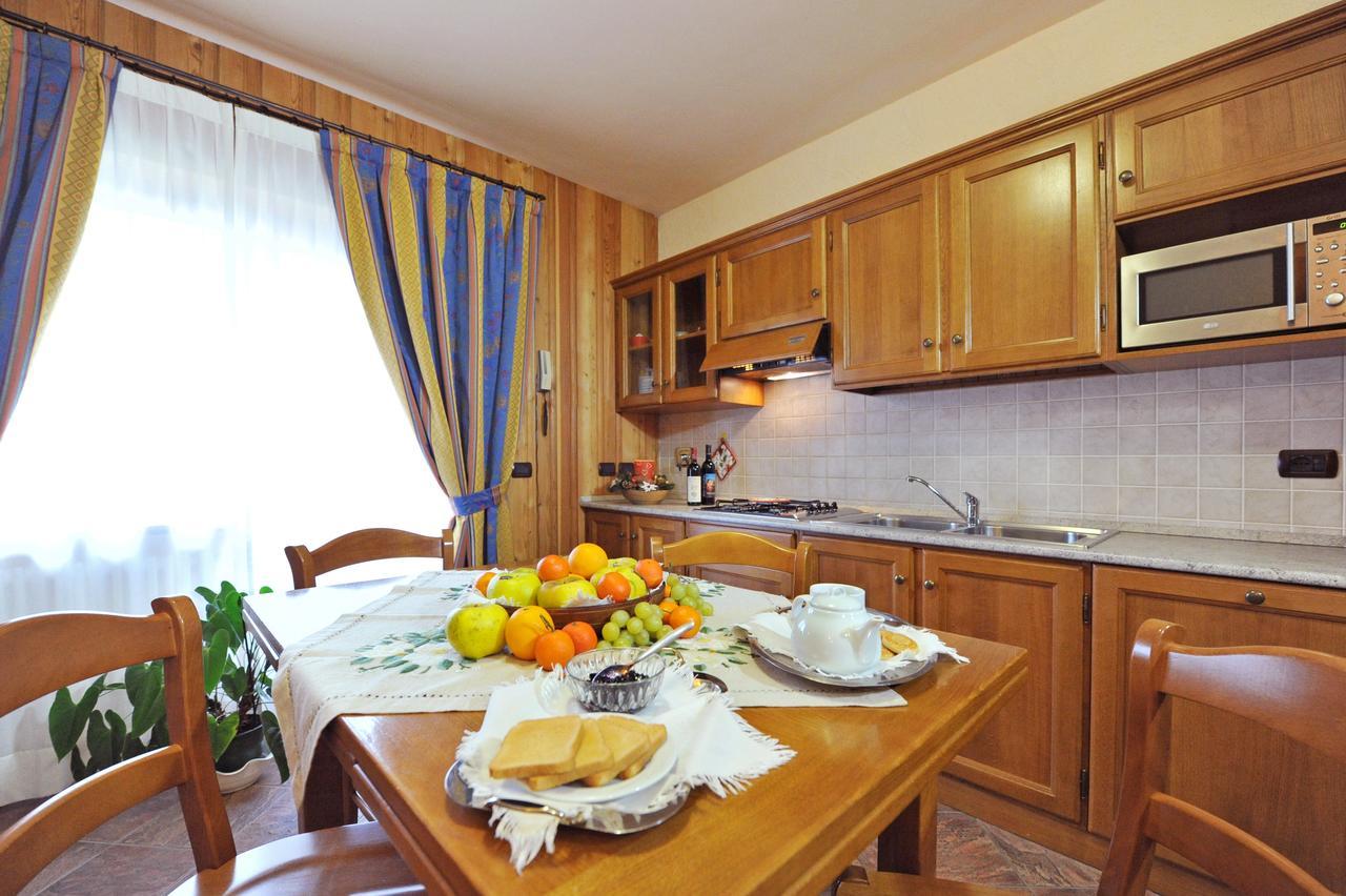 Family Apartments Le Chalet Champoluc Esterno foto